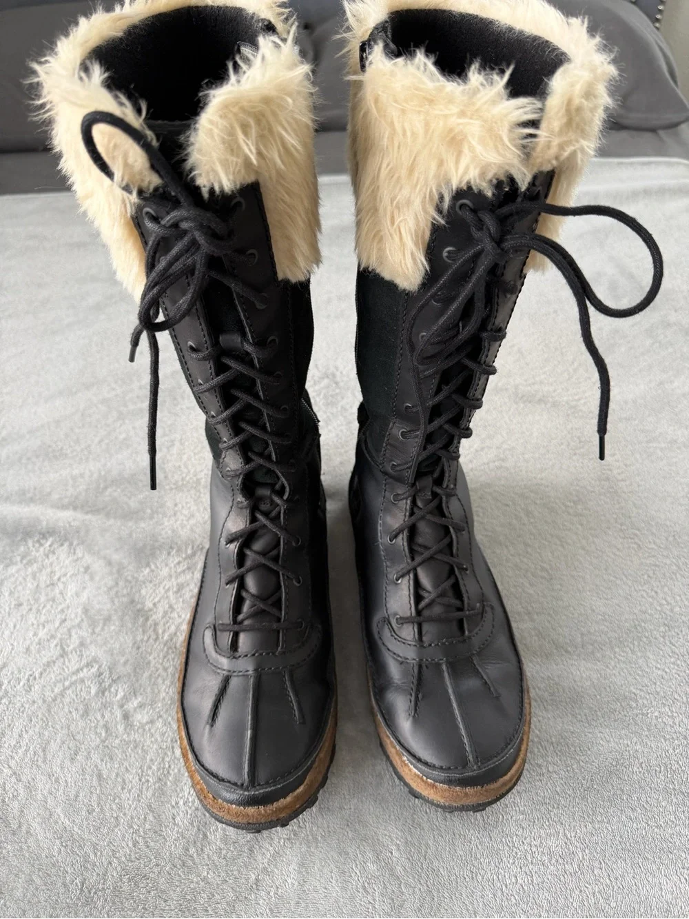 Merrell Black Lace-Up Winter Boots with Cream Faux-Fur Cuff